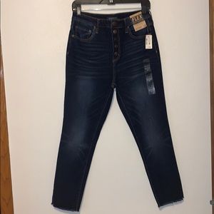 Never worn, super high rise crop jeggings